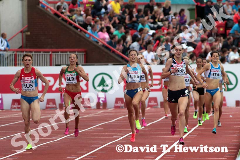 Jessica Judd (GB) leads the 800 metres at the European Athletics Team Championships.